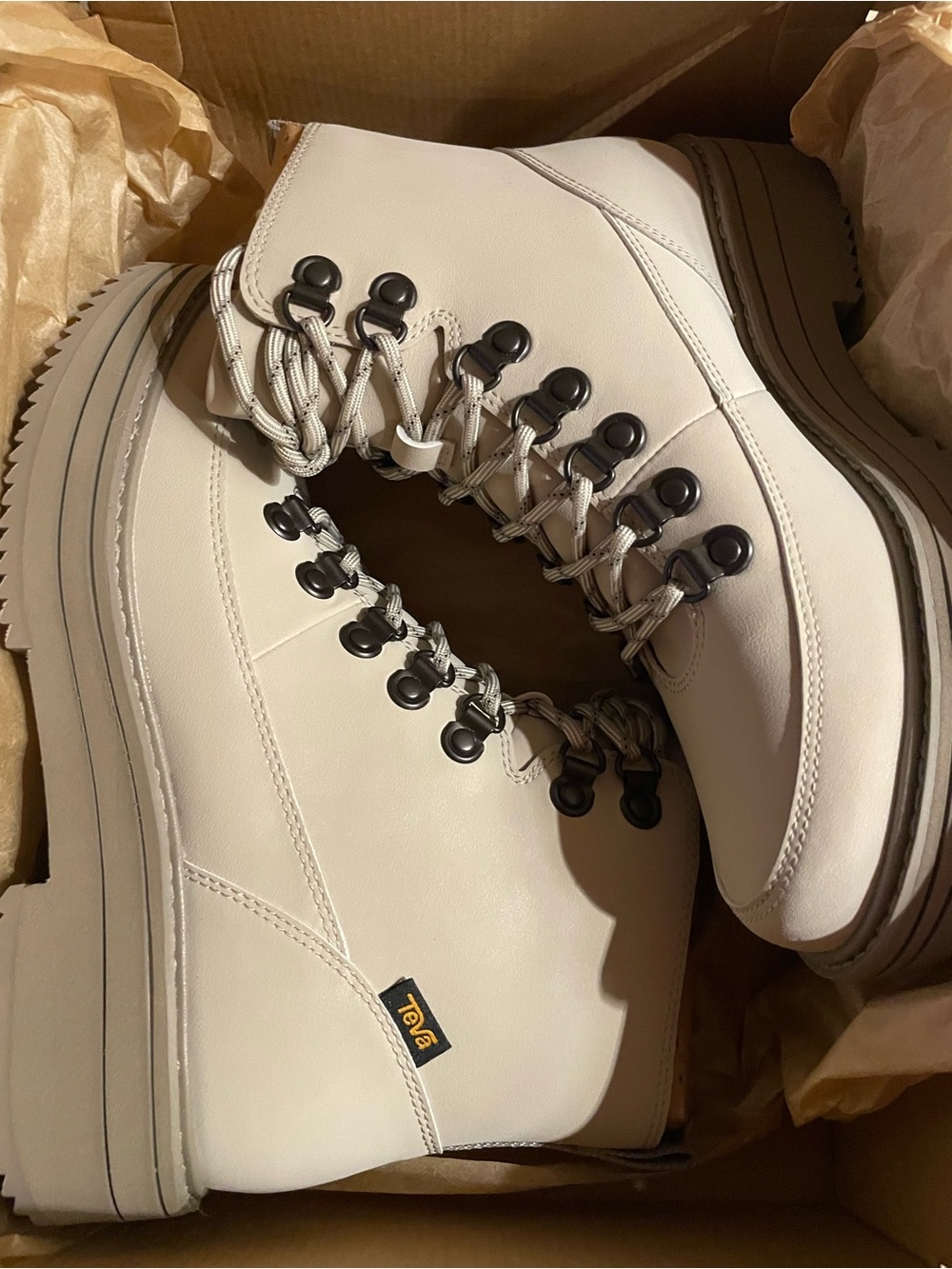Teva Cream Lace-Up Women's Hiking Boots with Black Hardware